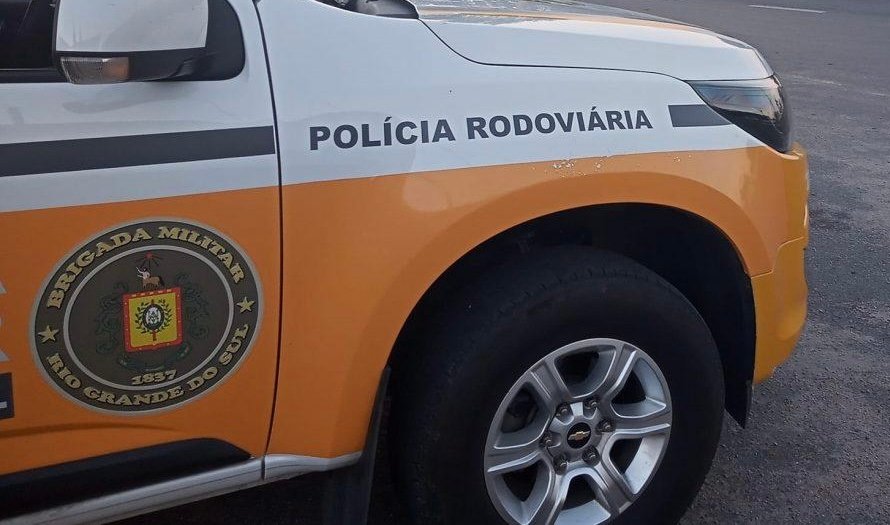 Homem de 51 anos é preso após Brigada Militar abordar ônibus na ERS\-403, em Rio Pardo
